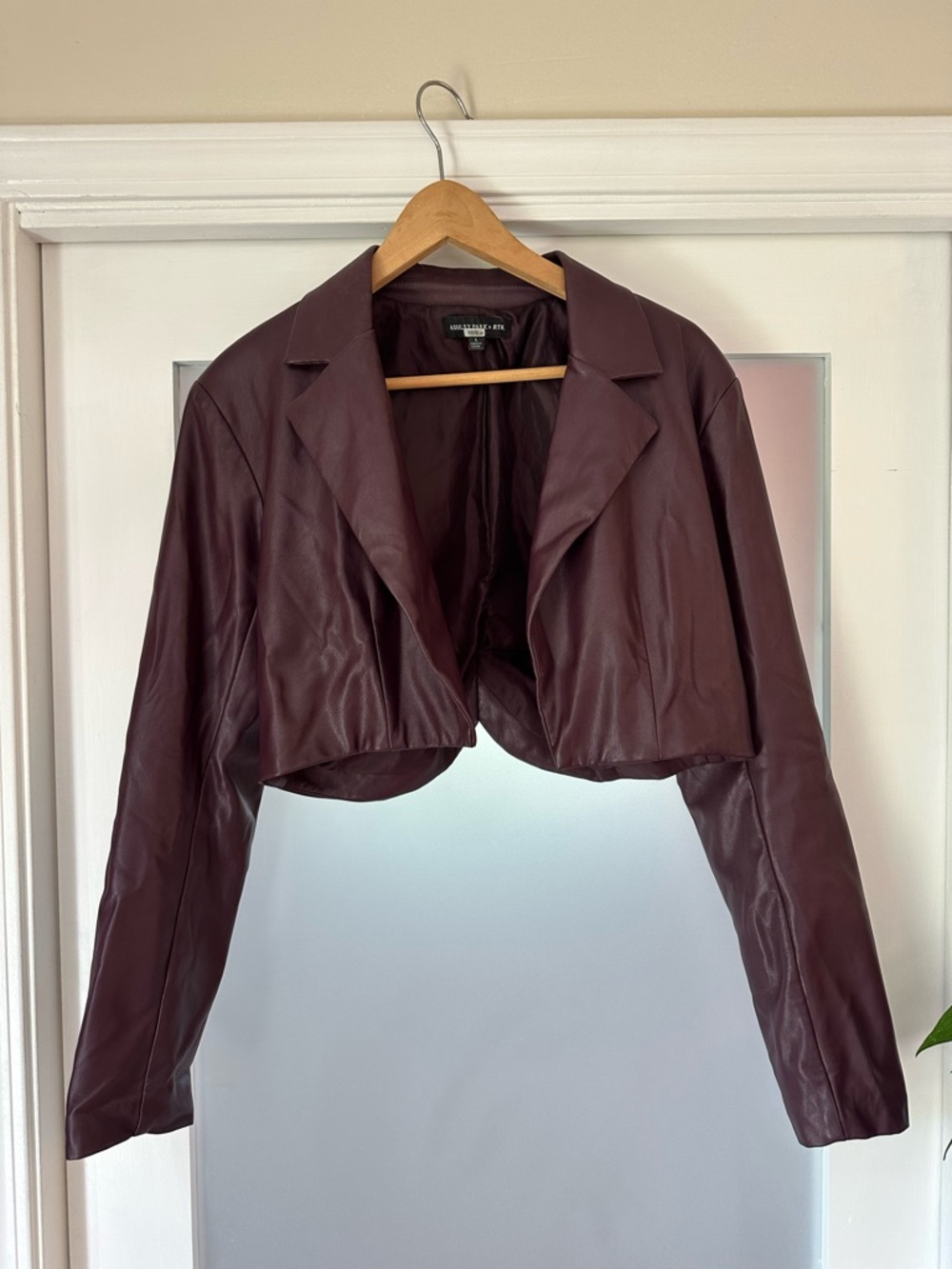 Ashley Park Women's Cropped Vegan Leather Blazer Jacket - Plum